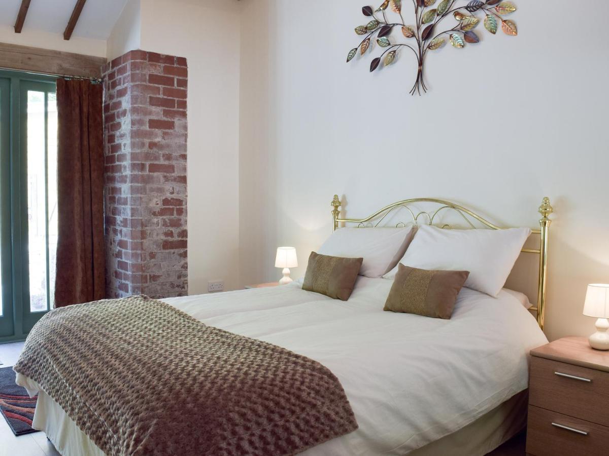 The Coach House At Stable Cottage Derwydd Экстерьер фото